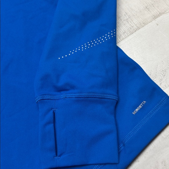 Mondetta active full zip jacket with hood moisture wicking with brush inside - Picture 10 of 12